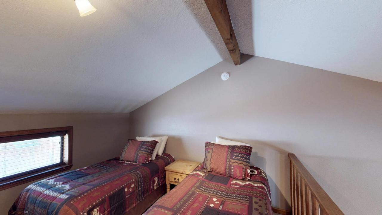 Апартаменты Aspen West 5 Townhouse With High Speed Wifi Ред-Ривер Экстерьер фото